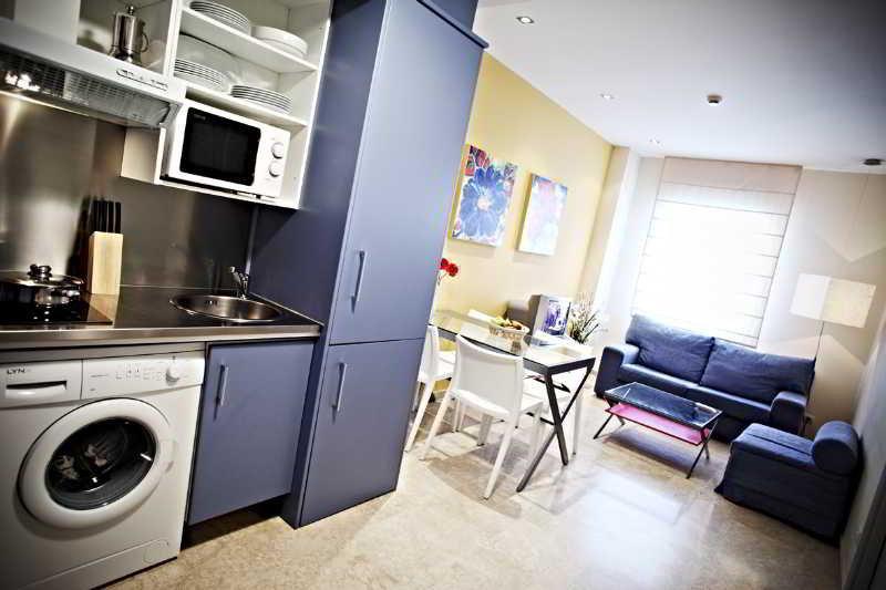Apartamentos Vertice Sevilla Aljarafe Bormujos Exteriör bild