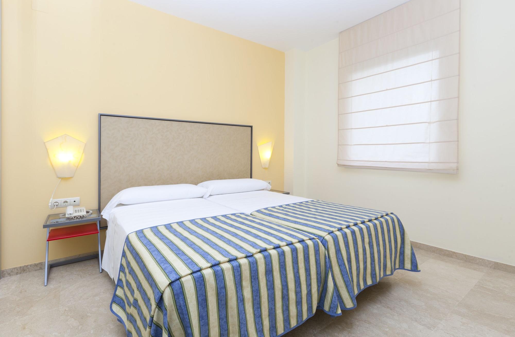 Apartamentos Vertice Sevilla Aljarafe Bormujos Exteriör bild