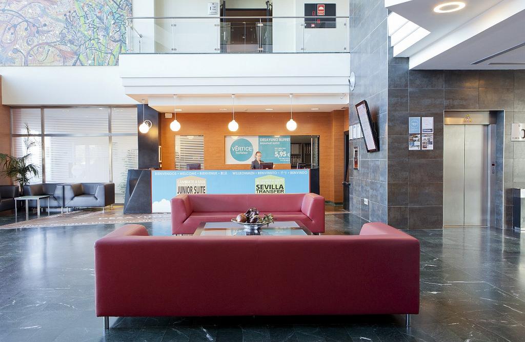 Apartamentos Vertice Sevilla Aljarafe Bormujos Exteriör bild