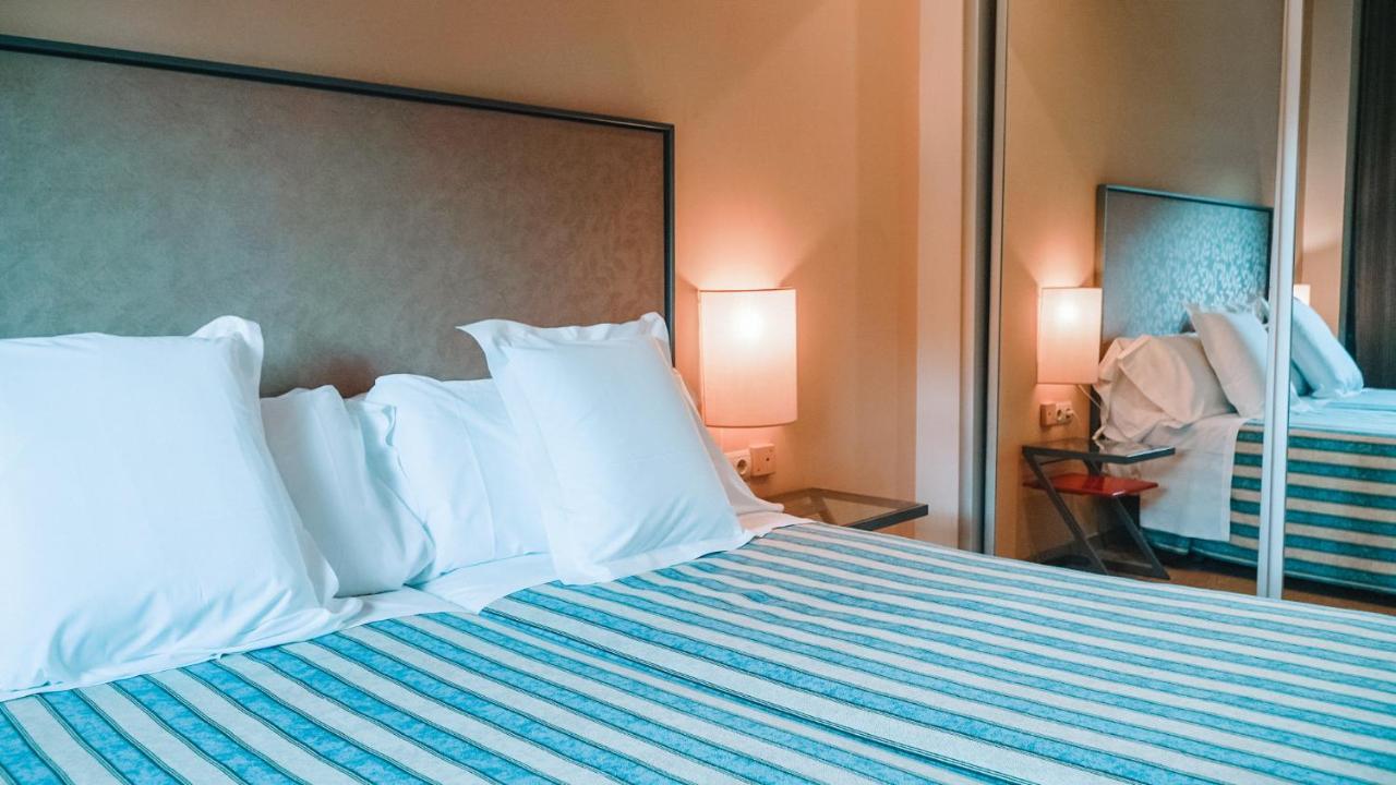 Apartamentos Vertice Sevilla Aljarafe Bormujos Exteriör bild